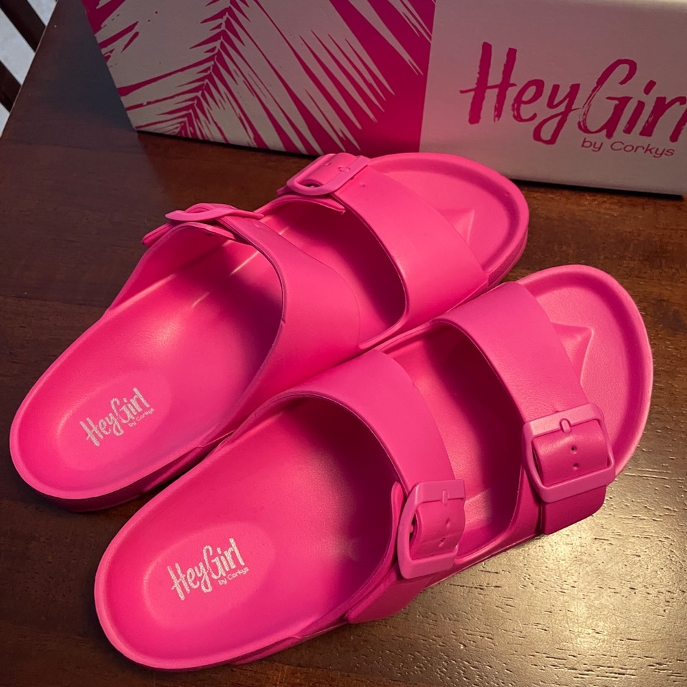 New “hey girl” by corkys, never worn